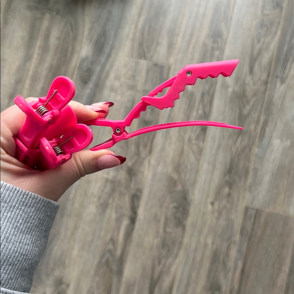 Pink Hair Styling Clips - Picture 2 of 2